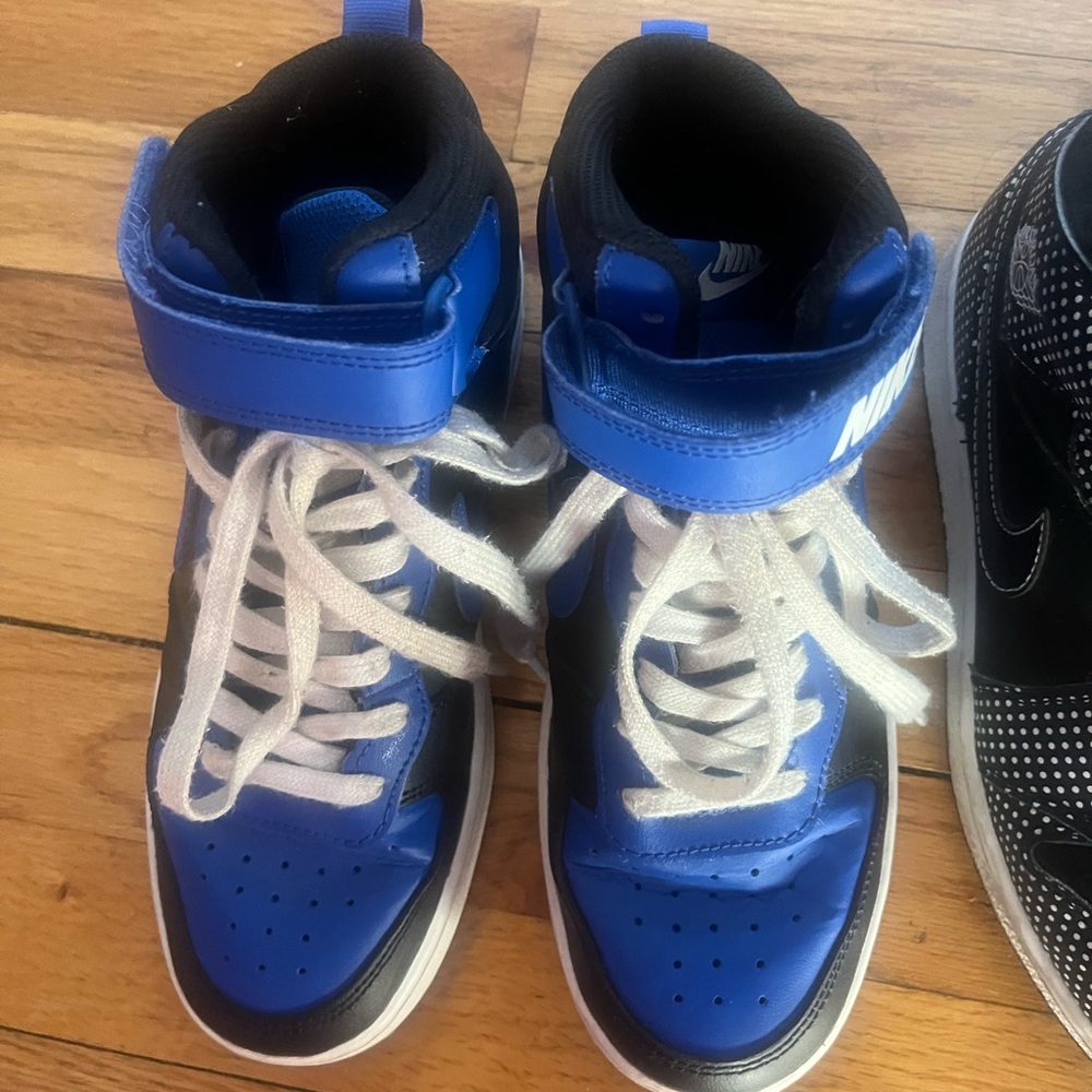 Almost like new! Purchased at the Nike Outlets in PA. Genuine Nikes with Velcro.